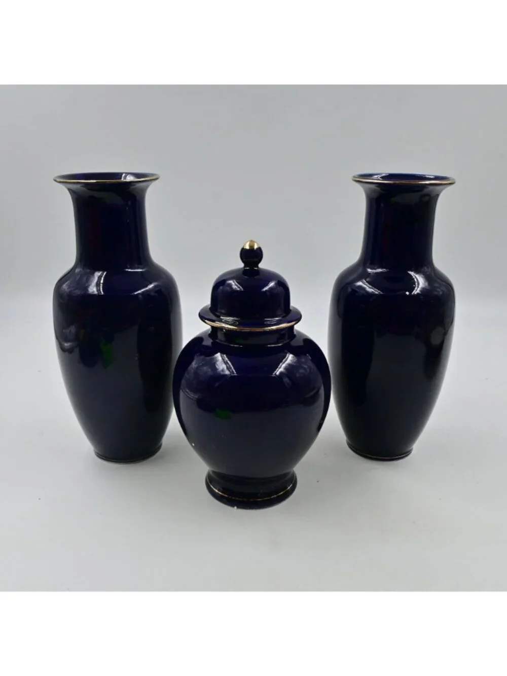 Japanese Set Of Porcelain Peacock Vases And Ginger Jar Vintage Set Of 3